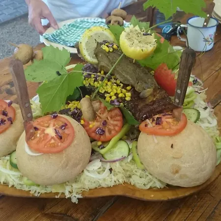 Tanzanit 3* Štúrovo