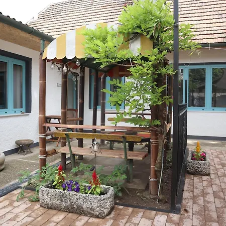 Tanzanit Vendégház