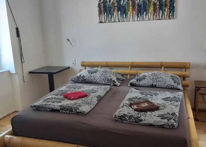 Konukevi Tanzanit Štúrovo